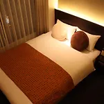 Hotel Crossover